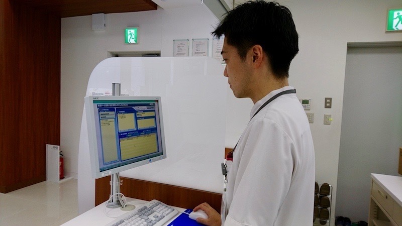 セーフマスターを利用して画面入力している様子