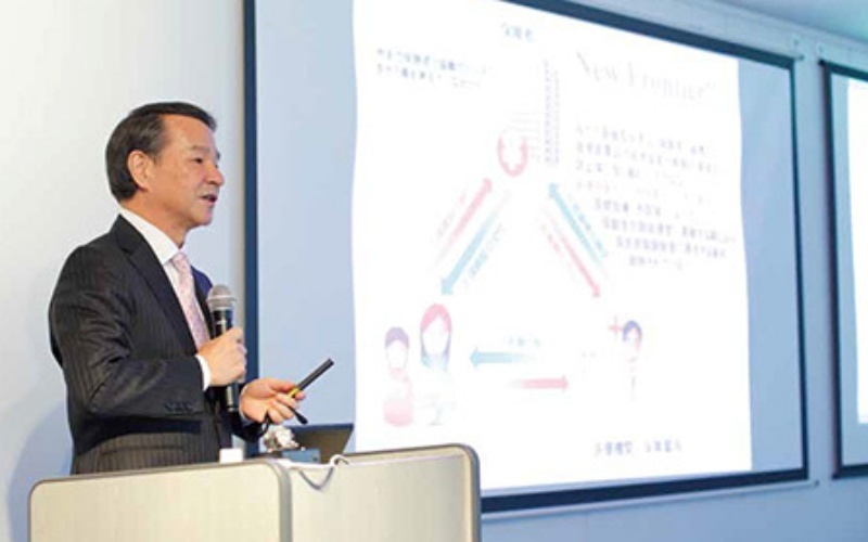 過去におこなわれた薬局関係者向けの講演活動のひとコマ